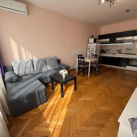 Lovely City Center 1Bd, 1Bt Apartment Sofia Extérieur photo