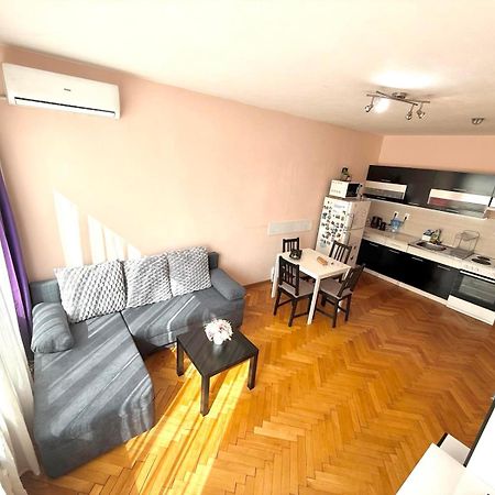 Lovely City Center 1Bd, 1Bt Apartment Sofia Extérieur photo