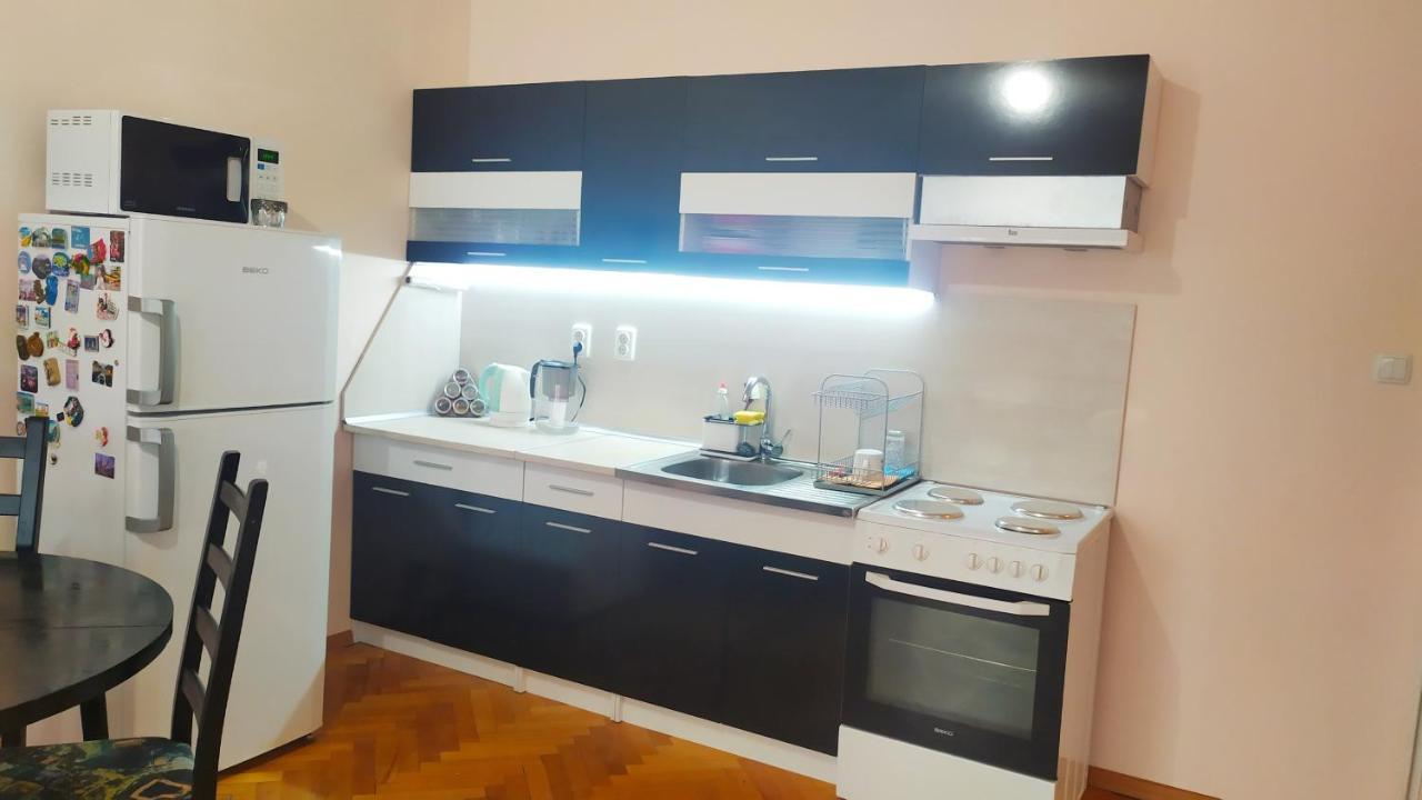 Lovely City Center 1Bd, 1Bt Apartment Sofia Extérieur photo