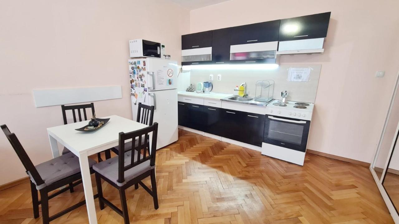 Lovely City Center 1Bd, 1Bt Apartment Sofia Extérieur photo