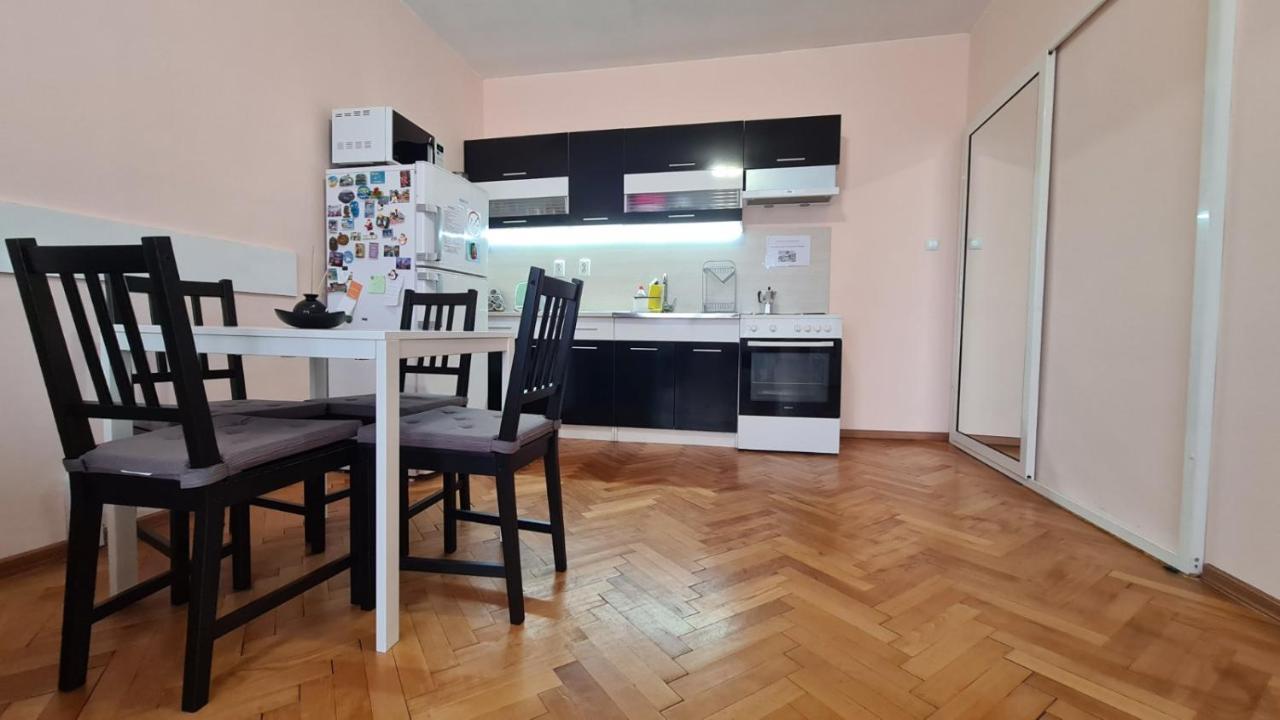 Lovely City Center 1Bd, 1Bt Apartment Sofia Extérieur photo